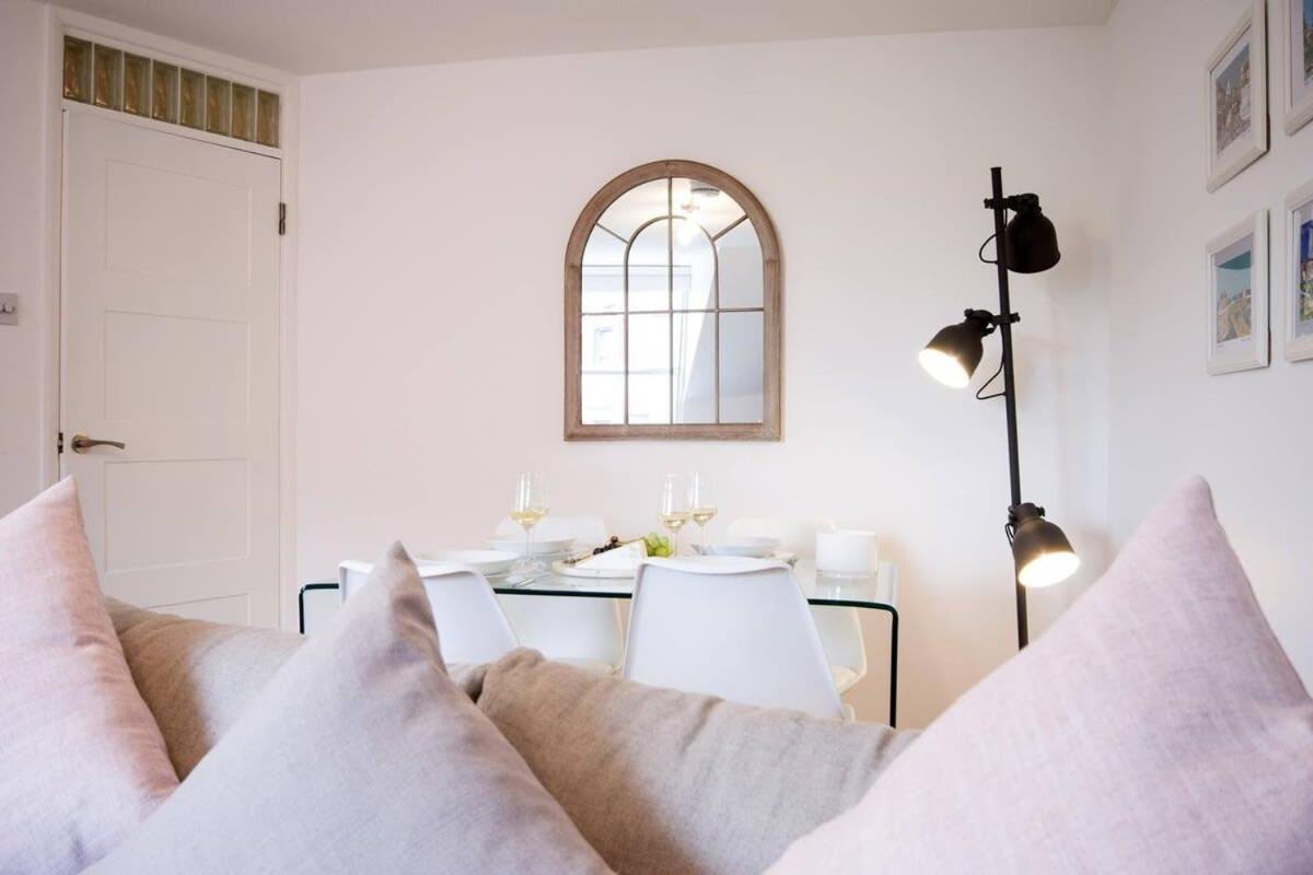Modern Apartment In The Heart Of Oxford With Secure Underground Parking ภายนอก รูปภาพ