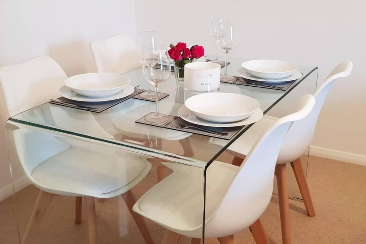 Modern Apartment In The Heart Of Oxford With Secure Underground Parking ภายนอก รูปภาพ