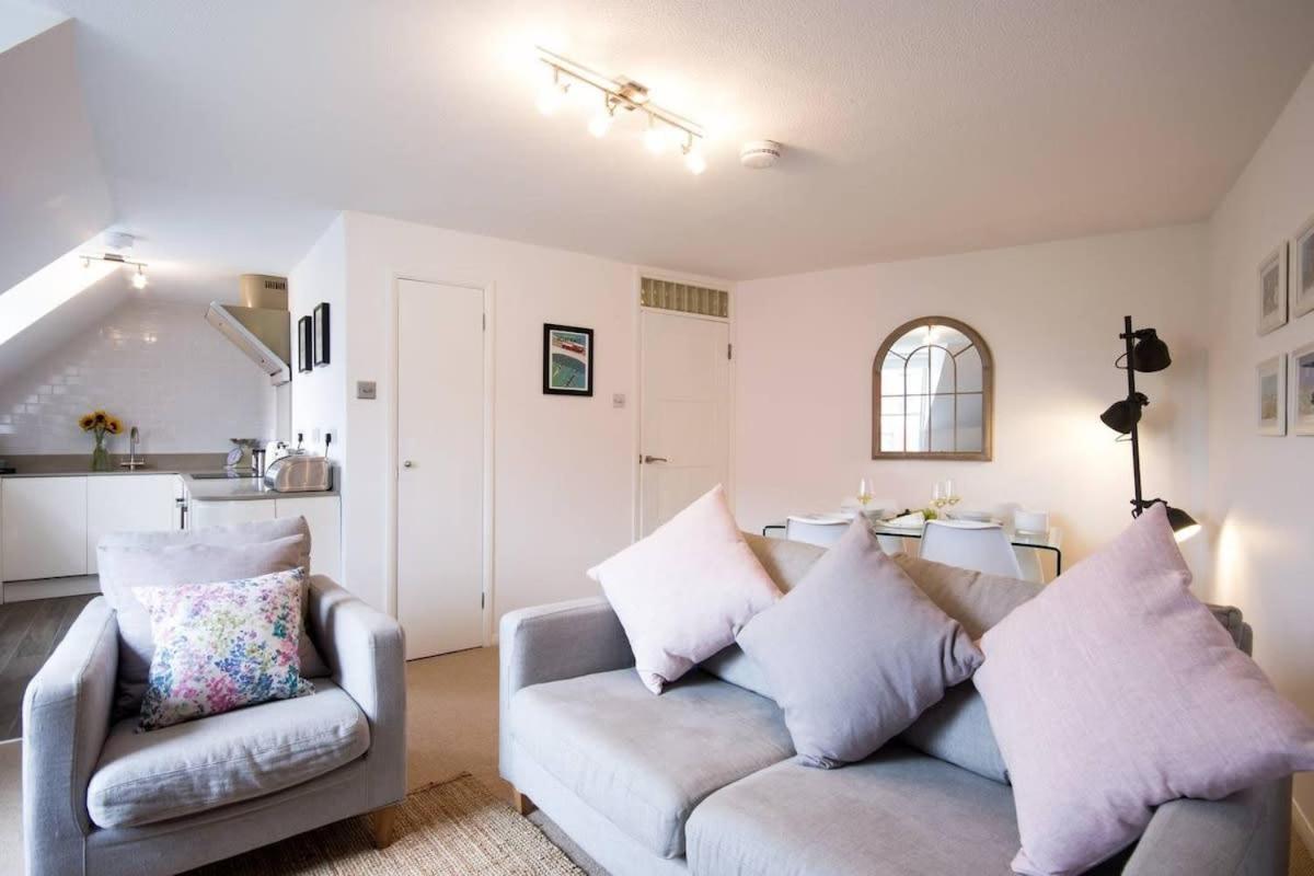 Modern Apartment In The Heart Of Oxford With Secure Underground Parking ภายนอก รูปภาพ
